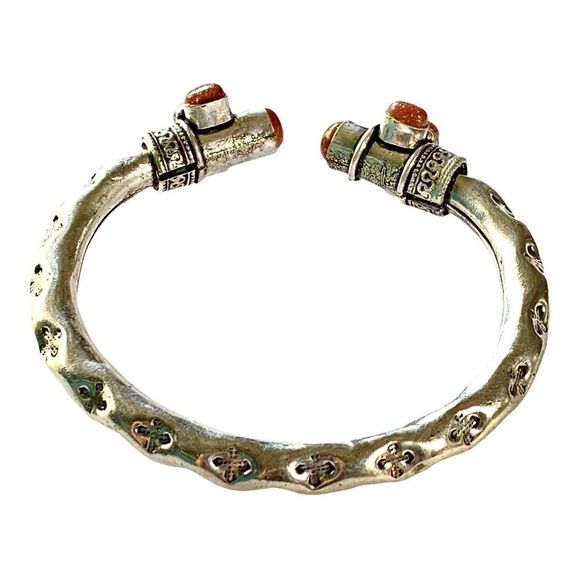 Natural Goldstone Gemstones in a Handcrafted Artisan Bangle Bracelet - Picture 5 of 9